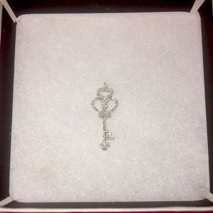 10K Small Diamond Key Pendant (**1 stone missing)